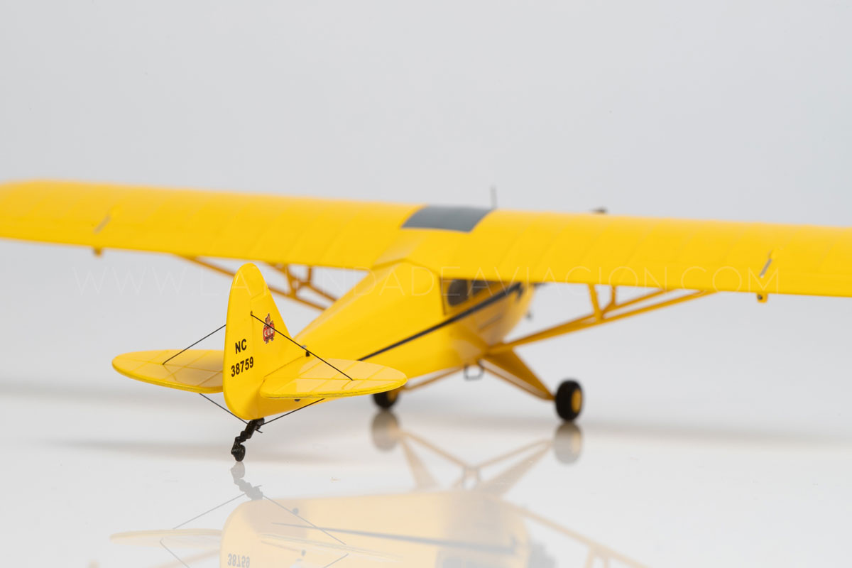 Modèle Avion Piper J-3 Cub Sporty's 1/72 En Métal - NC38759, édition Limitée, Avec Châssis