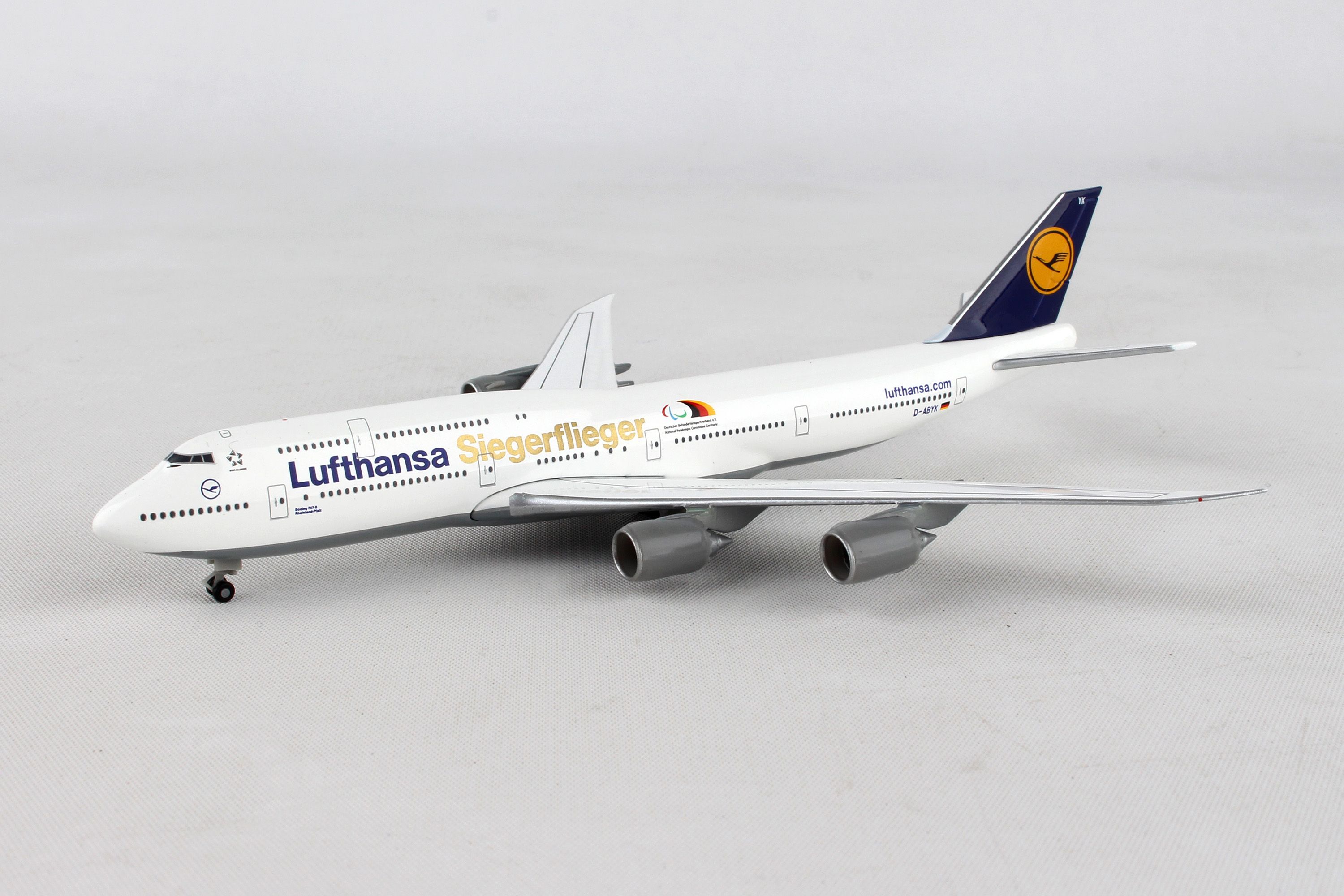 Lufthansa Boeing B747-8 Herpa HE530033 Modelo a escala 1:500 - La