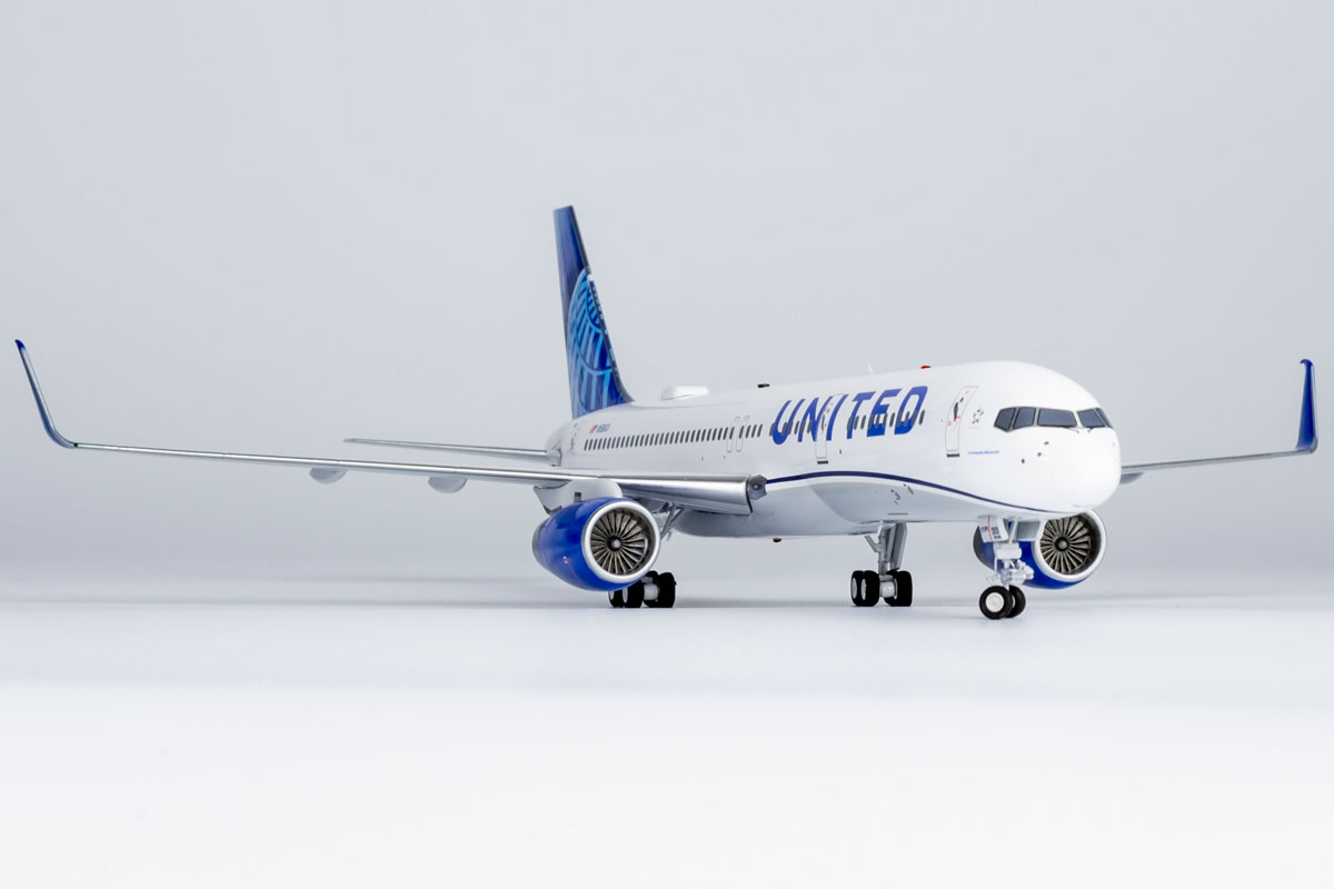 United Airlines Boeing 757-200/w N58101 NG Models 42007 Modelo a