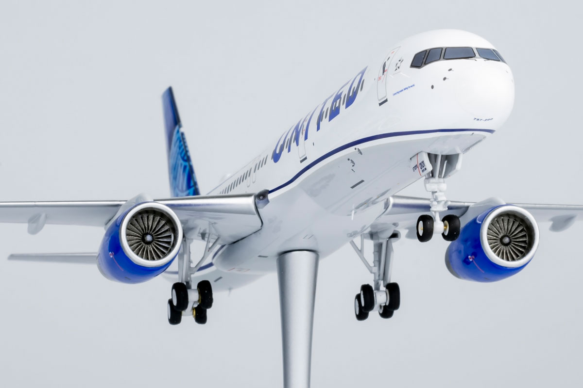 United Airlines Boeing 757-200/w N58101 NG Models 42007 Modelo a