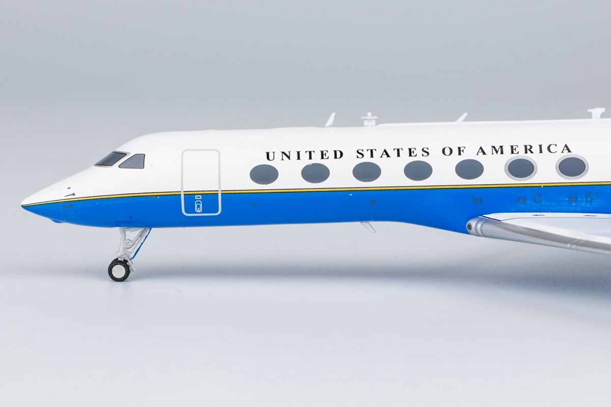 NG Models USAF C-37B 09-0525 1:200 アメリカ軍 Amazon.com: ACE HOBBY NG Models Gulfstream G550 (C-37B) for