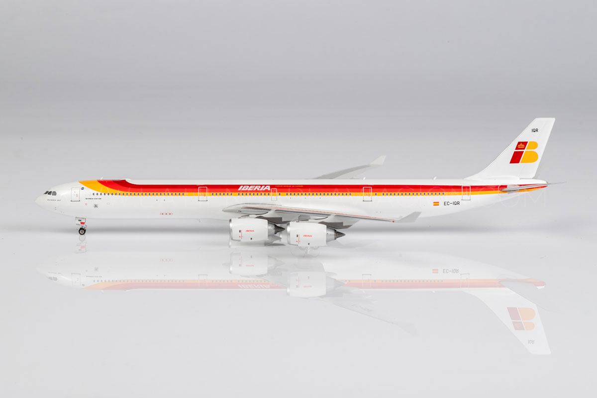 Modellino Aereo Diecast Phoenix 1:400 Iberia A340-600 EC-IQR – Edizione Rara + Trattore Omaggio